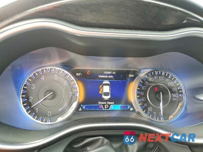 Zdjęcie 9 z 12 samochodu: 2016 CHRYSLER 200 C VIN:1C3CCCCG4GN135370 - miniatura