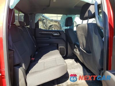 Zdjęcie 10 z 13 samochodu: 2025 CHEVROLET SILVERADO K1500 RST VIN:1GCUKEE86SZ214609 - miniatura