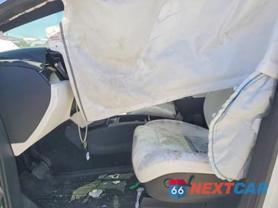 Zdjęcie 7 z 13 samochodu: 2018 TESLA MODEL X VIN:5YJXCBE28JF101270 - miniatura