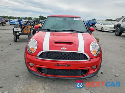 Piąte zdjęcie samochodu w środku: 2011 MINI COOPER S VIN:WMWSV3C55BTY11813 - miniatura