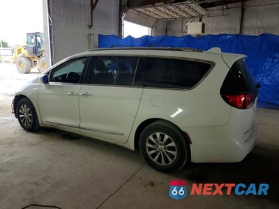 Drugie zdjęcie samochodu z przodu: 2019 CHRYSLER PACIFICA TOURING L VIN:2C4RC1BG3KR582974 - miniatura