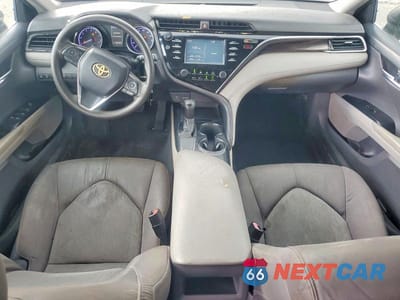 Zdjęcie 8 z 12 samochodu: 2018 TOYOTA CAMRY LE VIN:4T1B11HK4JU141399 - miniatura