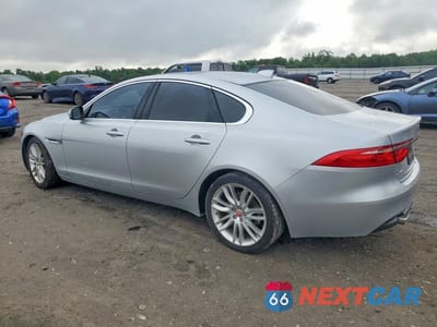 Drugie zdjęcie samochodu z przodu: 2018 JAGUAR XF PRESTIGE VIN:SAJBE4EV4JCY56098 - miniatura