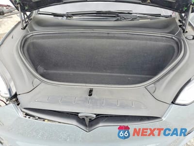 Zdjęcie 12 z 13 samochodu: 2018 TESLA MODEL X VIN:5YJXCDE26JF139382 - miniatura