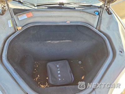 Zdjęcie 11 z 13 samochodu: 2015 TESLA MODEL S 70D VIN:5YJSA1S28FF091930 - miniatura