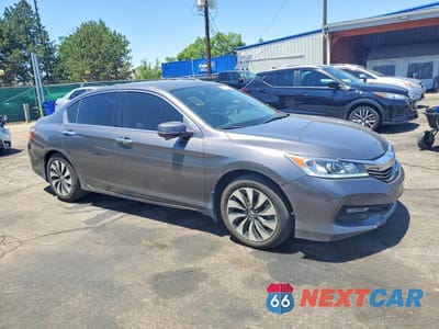 Czwarte zdjęcie samochodu z boku: 2017 HONDA ACCORD HYBRID VIN:JHMCR6F39HC003642 - miniatura