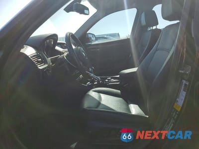 Zdjęcie 7 z 13 samochodu: 2015 BMW X1 XDRIVE28I VIN:WBAVL1C51FVY37360 - miniatura