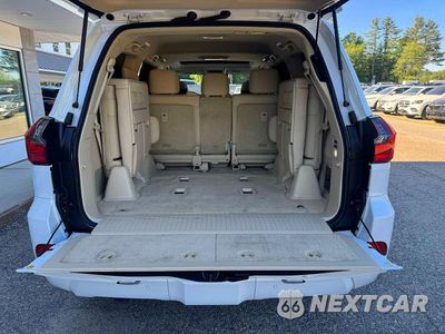Zdjęcie 7 z 14 samochodu: 2016 LEXUS LX 570 VIN:JTJHY7AX3G4213685 - miniatura