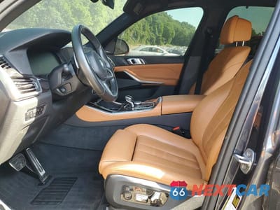 Zdjęcie 7 z 13 samochodu: 2019 BMW X5 XDRIVE50I VIN:5UXJU2C59KLN66296 - miniatura