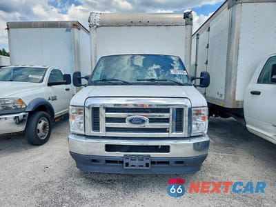 Piąte zdjęcie samochodu w środku: 2021 FORD ECONOLINE E450 SUPER DUTY CUTAWAY VAN VIN:1FDXE4FN8MDC25061 - miniatura