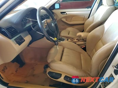 Zdjęcie 7 z 12 samochodu: 2004 BMW 325 I VIN:WBAEV334X4KR30356 - miniatura