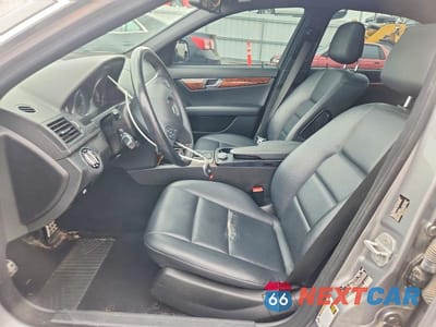 Zdjęcie 7 z 12 samochodu: 2009 MERCEDES-BENZ C 300 4MATIC VIN:WDDGF81X69R083259 - miniatura