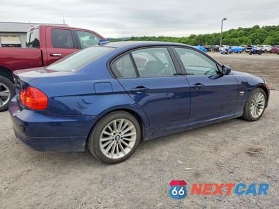 Trzecie zdjęcie samochodu z tyłu: 2011 BMW 328 XI SULEV VIN:WBAPK5C57BA656378 - miniatura