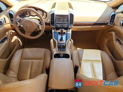 Zdjęcie 8 z 13 samochodu: 2012 PORSCHE CAYENNE S VIN:WP1AB2A20CLA42907 - miniatura