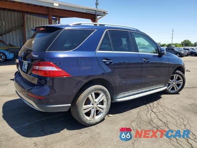 Trzecie zdjęcie samochodu z tyłu: 2015 MERCEDES-BENZ ML 350 4MATIC VIN:4JGDA5HB1FA565678 - miniatura