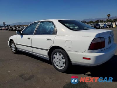 Drugie zdjęcie samochodu z przodu: 1996 HONDA ACCORD LX VIN:1HGCD5633TA301488 - miniatura
