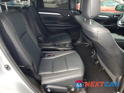 Zdjęcie 11 z 14 samochodu: 2019 TOYOTA HIGHLANDER XLE VIN:5TDKZRFH4KS365202 - miniatura