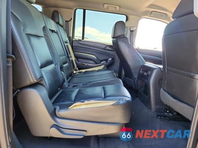 Zdjęcie 11 z 13 samochodu: 2019 CHEVROLET SUBURBAN K1500 LT VIN:1GNSKHKC8KR164224 - miniatura