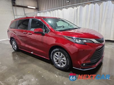 Czwarte zdjęcie samochodu z boku: 2025 TOYOTA SIENNA XLE 8-PASSENGER VIN:5TDYRKEC2SS243705 - miniatura