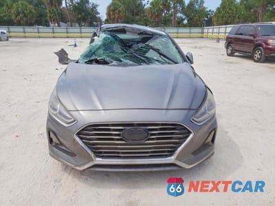 Piąte zdjęcie samochodu w środku: 2018 HYUNDAI SONATA SE VIN:5NPE24AFXJH613094 - miniatura