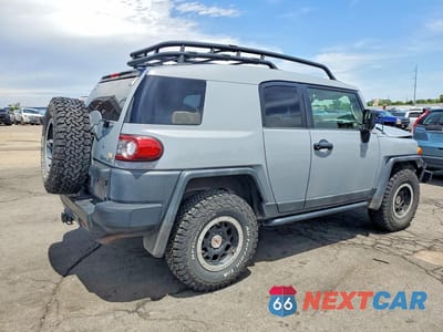 Trzecie zdjęcie samochodu z tyłu: 2013 TOYOTA FJ CRUISER BASE VIN:JTEBU4BF4DK163438 - miniatura