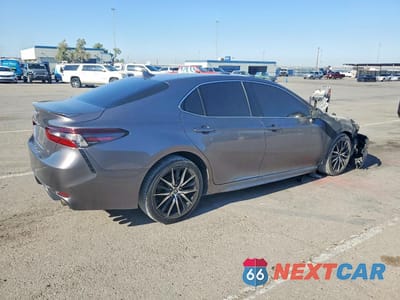 Trzecie zdjęcie samochodu z tyłu: 2022 TOYOTA CAMRY SE VIN:4T1T11AK9NU617425 - miniatura