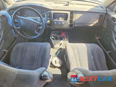 Zdjęcie 8 z 11 samochodu: 2004 DODGE DAKOTA QUAD SPORT VIN:1D7HL38K44S777556 - miniatura