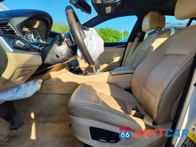 Zdjęcie 7 z 13 samochodu: 2013 BMW 535 XI VIN:WBAFU7C55DDU71183 - miniatura