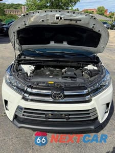 Zdjęcie 9 z 12 samochodu: 2019 TOYOTA HIGHLANDER LIMITED VIN:5TDDZRFH5KS996078 - miniatura
