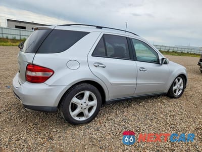 Trzecie zdjęcie samochodu z tyłu: 2006 MERCEDES-BENZ ML 500 VIN:4JGBB75E66A000647 - miniatura