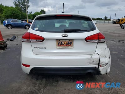 Zdjęcie 6 z 12 samochodu: 2016 KIA FORTE LX VIN:KNAFK5A86G5636616 - miniatura