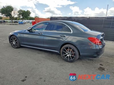 Drugie zdjęcie samochodu z przodu: 2015 MERCEDES-BENZ C 300 VIN:55SWF4JB5FU053477 - miniatura