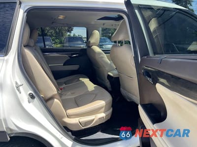 Zdjęcie 6 z 10 samochodu: 2021 TOYOTA HIGHLANDER HYBRID LIMITED VIN:5TDYARAH5MS006372 - miniatura