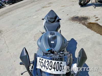 Piąte zdjęcie samochodu w środku: 2025 KAWASAKI ZX636 K VIN:JKBZXJJ13SA025767 - miniatura