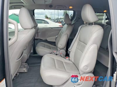 Zdjęcie 11 z 13 samochodu: 2015 TOYOTA SIENNA XLE PREMIUM 8-PASSENGER VIN:5TDYK3DC5FS689915 - miniatura