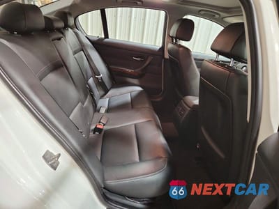 Zdjęcie 10 z 12 samochodu: 2011 BMW 328 XI SULEV VIN:WBAPK5G51BNN31718 - miniatura