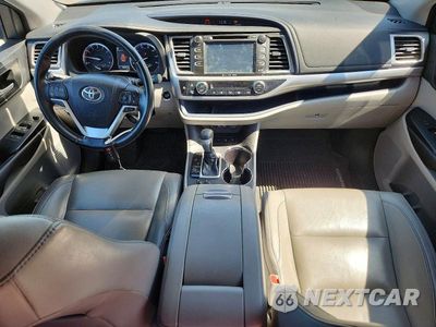Zdjęcie 8 z 13 samochodu: 2018 TOYOTA HIGHLANDER XLE VIN:5TDJZRFH9JS898267 - miniatura