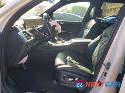 Zdjęcie 7 z 13 samochodu: 2025 BMW X7 XDRIVE40I VIN:5UX23EM09S9W48991 - miniatura