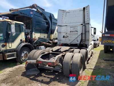Czwarte zdjęcie samochodu z boku: 2007 VOLVO VN VNL VIN:4V4NC9GHX7N460684 - miniatura