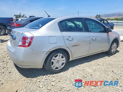 Trzecie zdjęcie samochodu z tyłu: 2010 NISSAN SENTRA 2.0 VIN:3N1AB6AP5AL729115 - miniatura