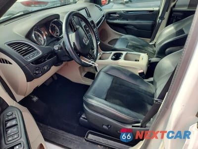 Zdjęcie 7 z 14 samochodu: 2017 DODGE GRAND CARAVAN SXT VIN:2C4RDGCG3HR696450 - miniatura