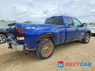 Trzecie zdjęcie samochodu z tyłu: 2013 GMC SIERRA K1500 SL VIN:1GTR2UEA0DZ229676 - miniatura