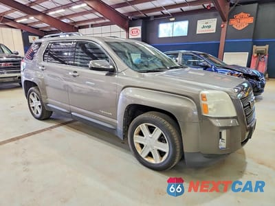 Czwarte zdjęcie samochodu z boku: 2010 GMC TERRAIN SLT VIN:2CTFLJEY0A6252933 - miniatura