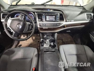 Zdjęcie 8 z 13 samochodu: 2014 TOYOTA HIGHLANDER LE VIN:5TDBKRFH5ES020155 - miniatura