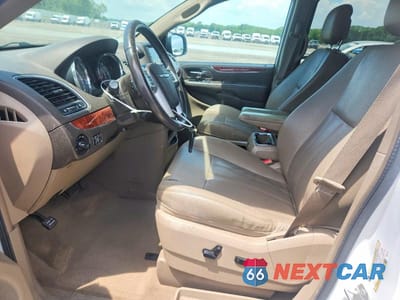 Zdjęcie 7 z 13 samochodu: 2014 CHRYSLER TOWN & COUNTRY TOURING VIN:2C4RC1BG6ER317499 - miniatura