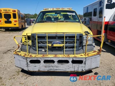 Piąte zdjęcie samochodu w środku: 2006 FORD F550 SUPER DUTY VIN:1FDAF56PX6EB80017 - miniatura