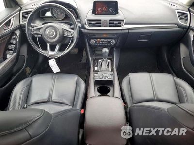 Zdjęcie 8 z 12 samochodu: 2018 MAZDA 3 VIN:3MZBN1V34JM260724 - miniatura