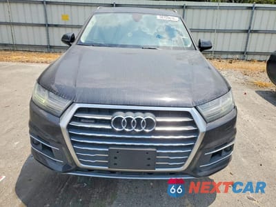 Piąte zdjęcie samochodu w środku: 2018 AUDI Q7 PRESTIGE VIN:WA1VAAF78JD030011 - miniatura