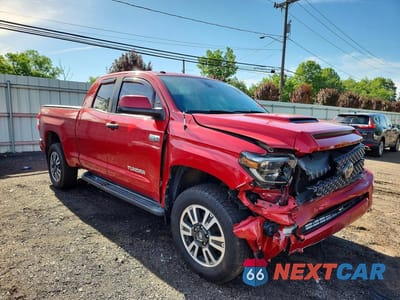 Czwarte zdjęcie samochodu z boku: 2019 TOYOTA TUNDRA SR5 VIN:5TFUY5F18KX800871 - miniatura
