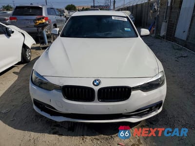 Piąte zdjęcie samochodu w środku: 2017 BMW 330E VIN:WBA8E1C32HA159282 - miniatura